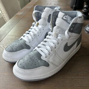 Air Jordan 1 Retro High OG - Stealth/White colorway - Style 555088-037